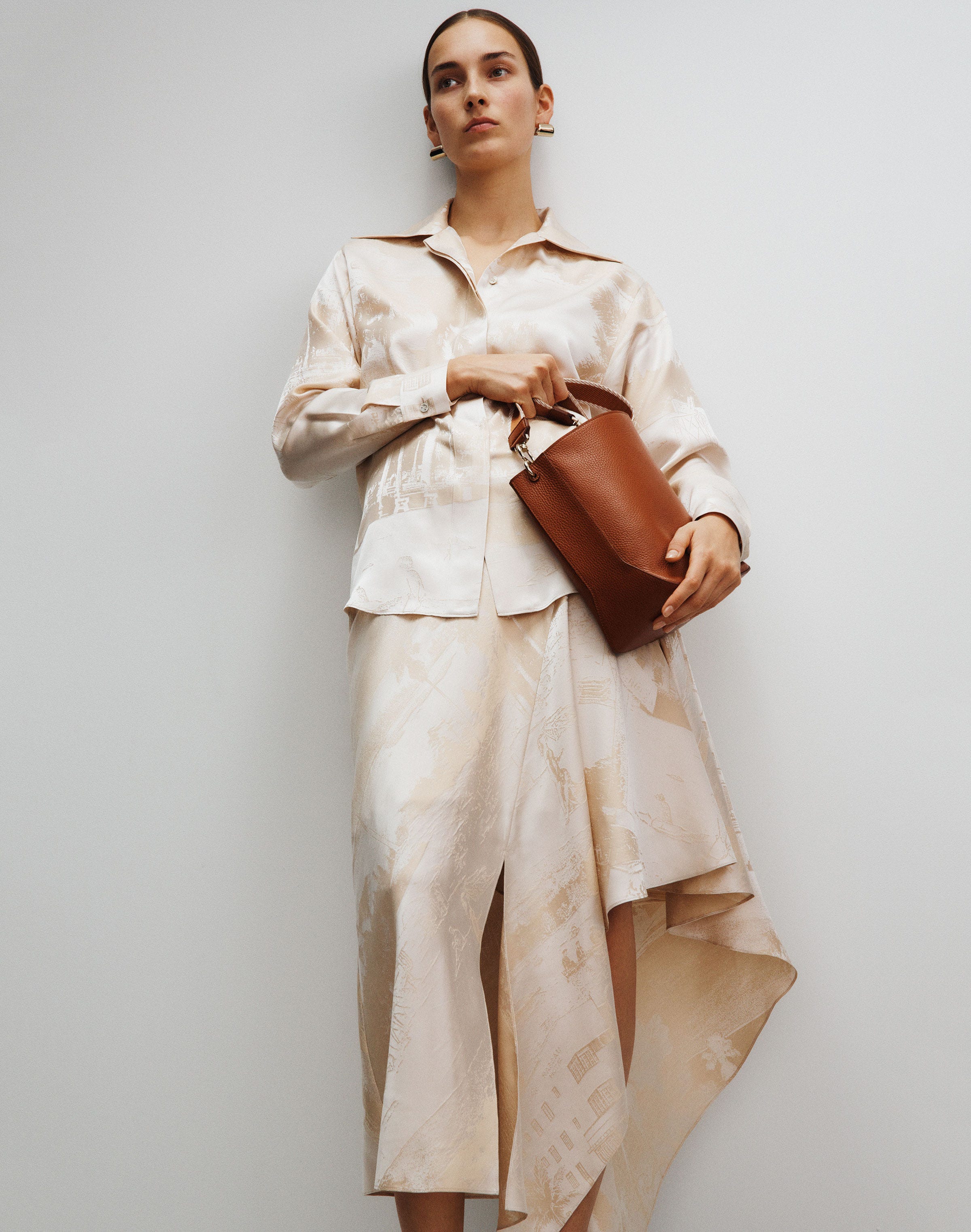 Grained Calfskin Leather 8 Knot Hobo—Small